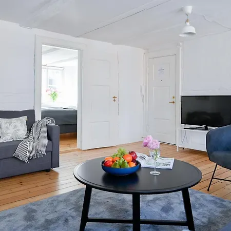 Cozy 2-Bedroom Apartment In The Building From 1710 In The Center Of Copenhagen * كوبنهاجن