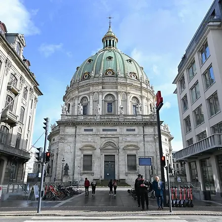 Cozy 2-Bedroom Apartment In The Building From 1710 In The Center Of Copenhagen كوبنهاجن